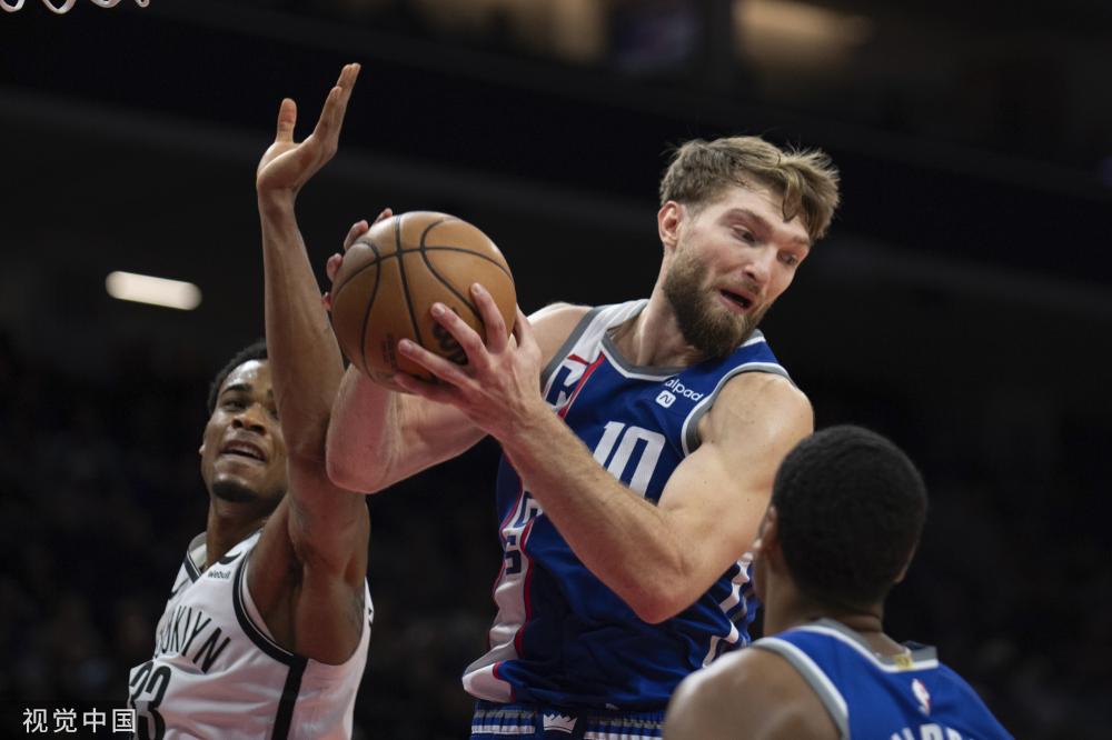 线展现了强 线展现了强