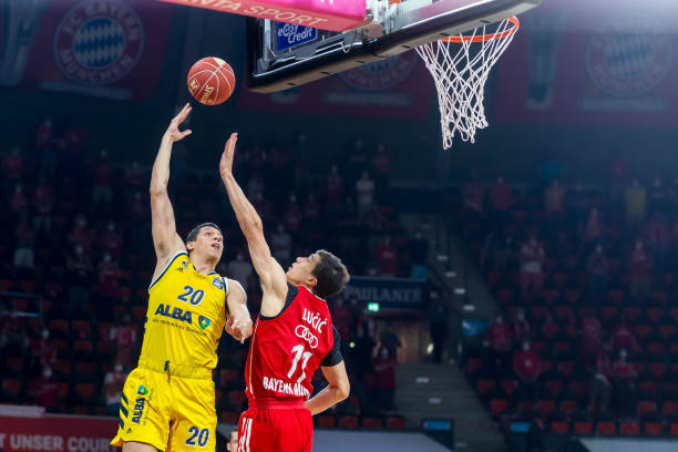 尔顿在马来 尔顿在马来