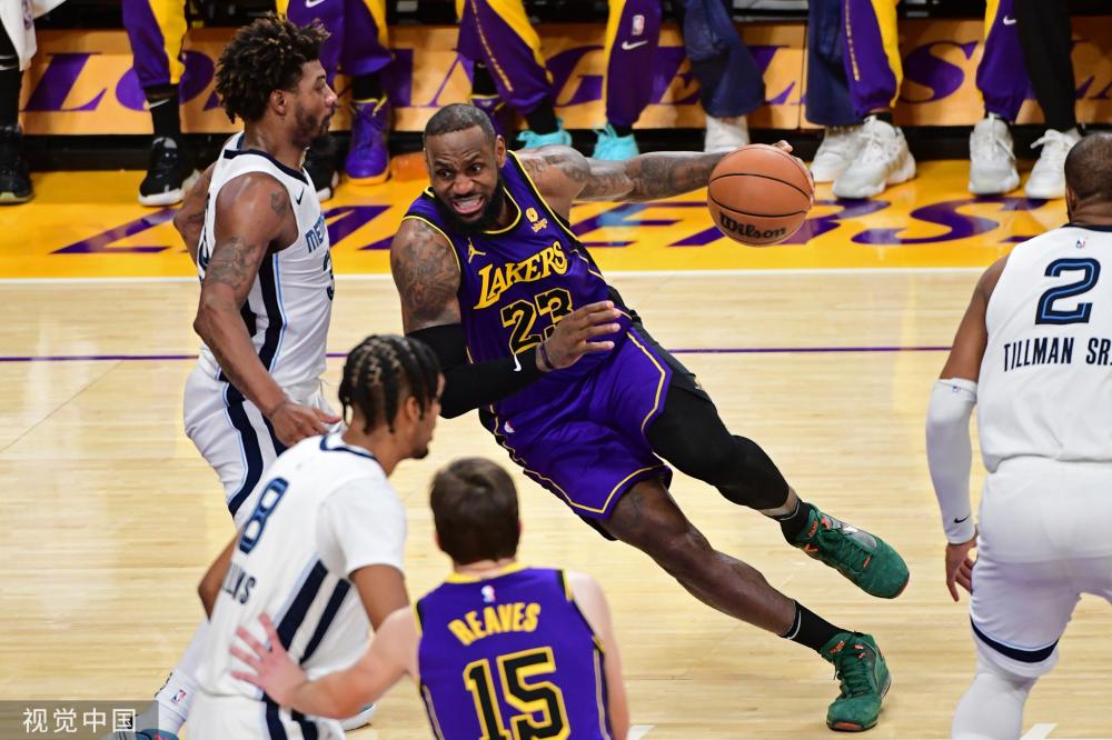 土球员的配 土球员的配